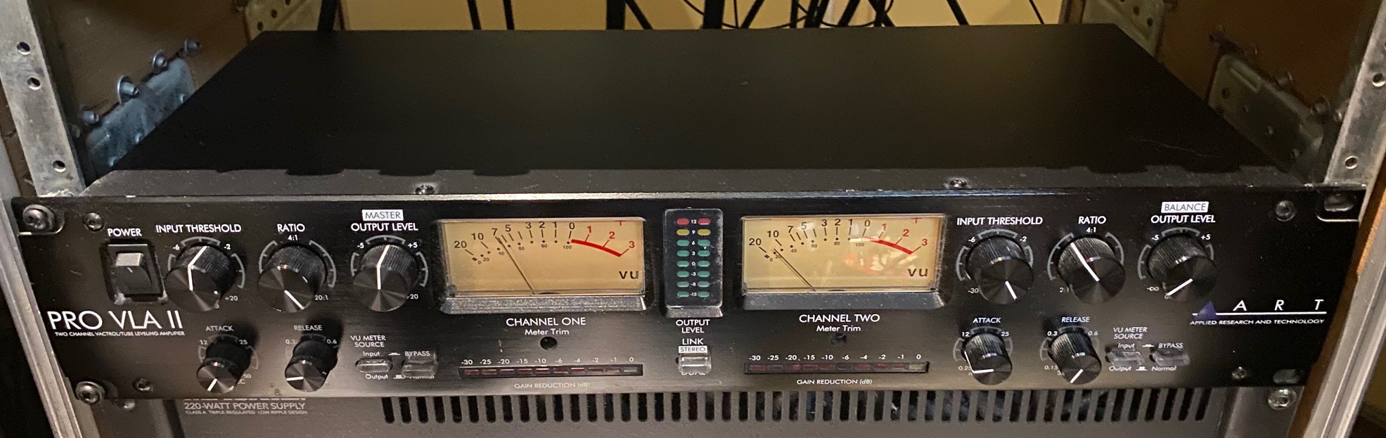 ART PRO VLA ii - 2 Channel Stereo optical Compressor